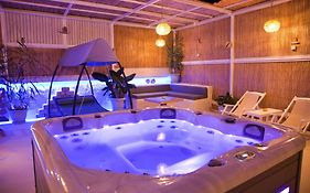 Porfyra Suite 1
